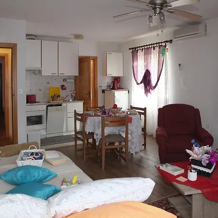 Adelita Apartment *